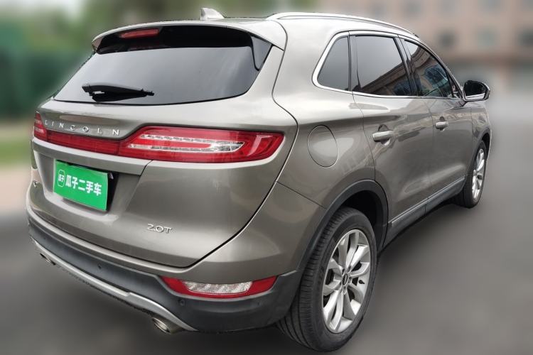 Used Lincoln MKC 2017 2.0T Two-Wheel-Drive Luxury Edition Rear Right 45 Deg