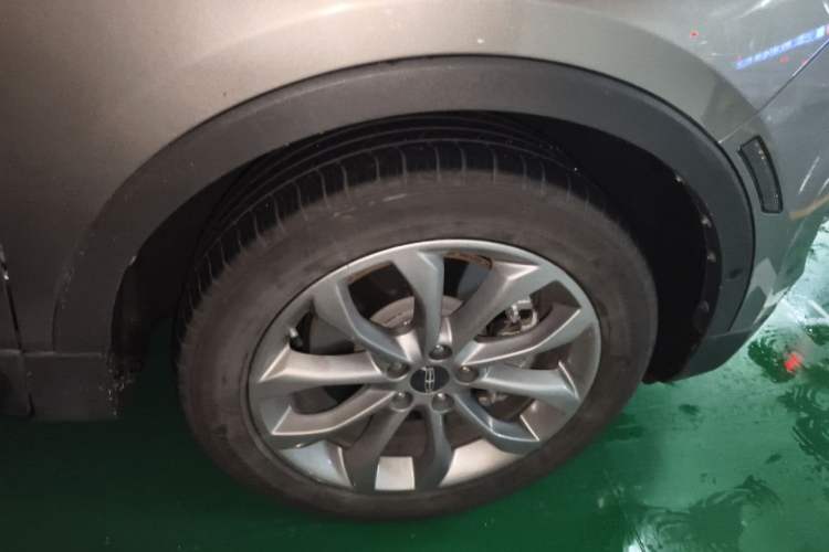 Used Lincoln MKC 2017 2.0T Four-Wheel Drive Zunya Edition Right Front Wheel Hub
