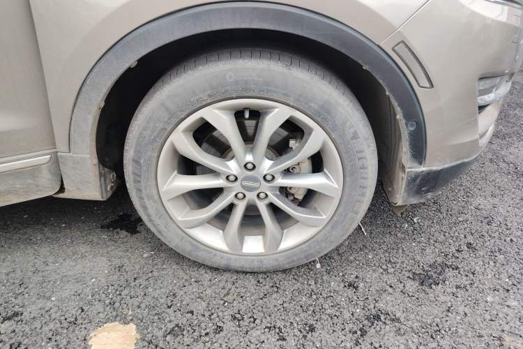 Used Lincoln MKC 2017 2.0T Two-Wheel-Drive Luxury Edition Right Front Wheel Hub