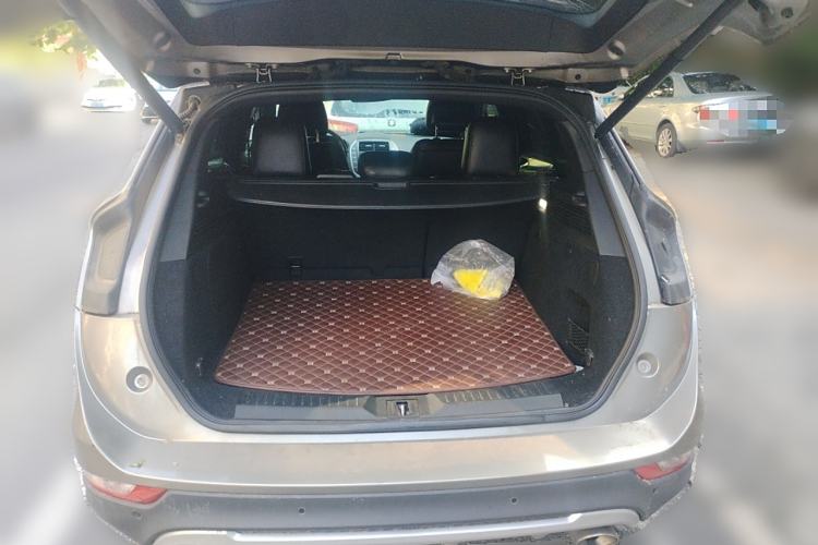 Used Lincoln MKC 2017 2.0T Two-Wheel Drive Deluxe Edition Trunk
