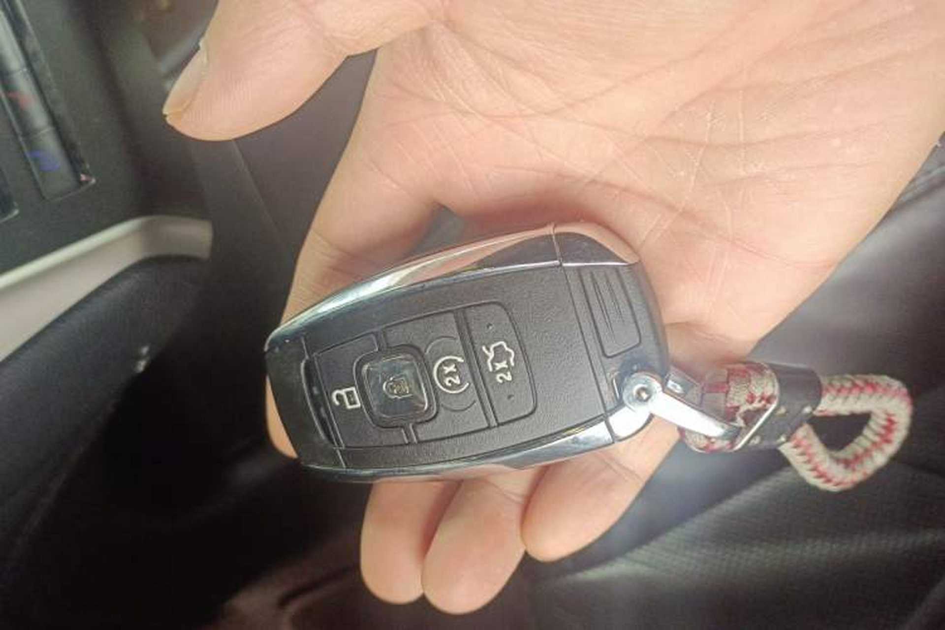 Used Lincoln MKC 2017 2.0T Two-Wheel-Drive Luxury Edition Vehicle Key
