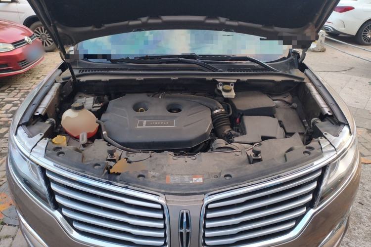 Used Lincoln MKC 2017 2.0T Two-Wheel Drive Deluxe Edition Engine Bay