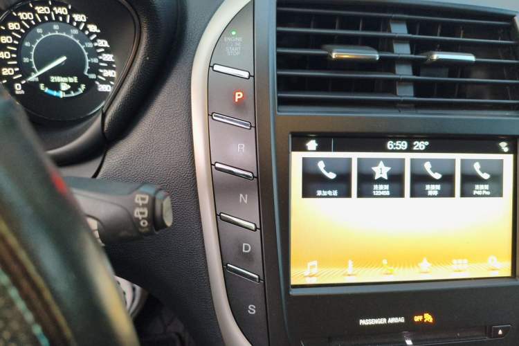 Used Lincoln MKC 2017 2.0T Two-Wheel Drive Deluxe Edition Gear Lever