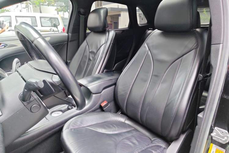 Used Lincoln MKC 2017 2.0T Two-Wheel Drive Deluxe Edition Left Front Seat