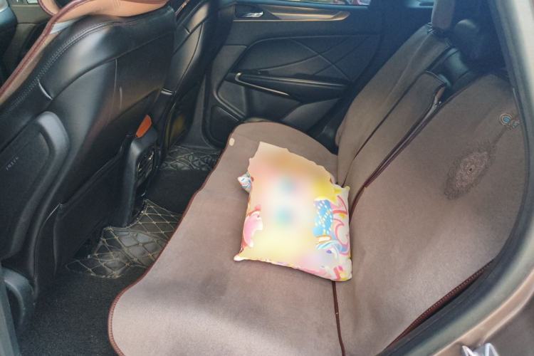Used Lincoln MKC 2017 2.0T Two-Wheel Drive Deluxe Edition Left Rear Seat