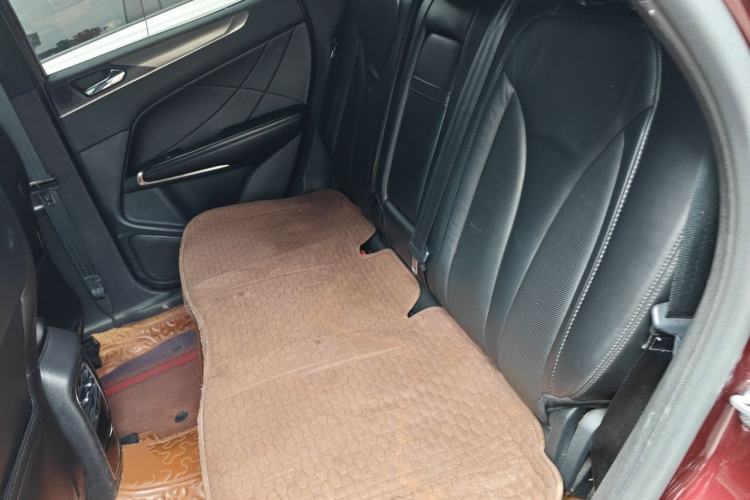 Used Lincoln MKC 2017 2.0T Two-Wheel Drive Deluxe Edition Left Rear Seat