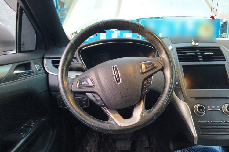 Used Lincoln MKC 2017 2.0T Two-Wheel Drive Deluxe Edition Steering Wheel