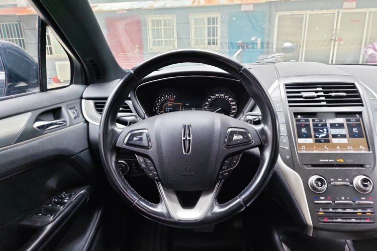 Used Lincoln MKC 2017 2.0T Two-Wheel Drive Deluxe Edition Steering Wheel