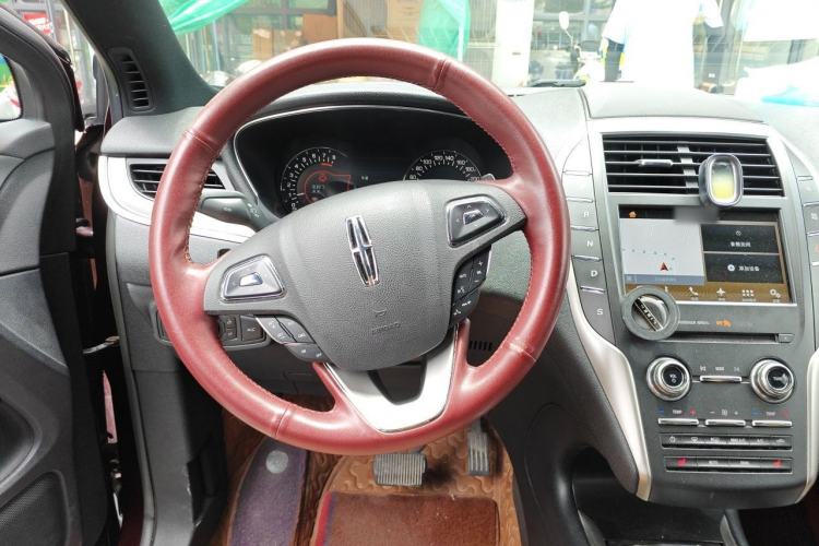 Used Lincoln MKC 2017 2.0T Two-Wheel Drive Deluxe Edition Steering Wheel