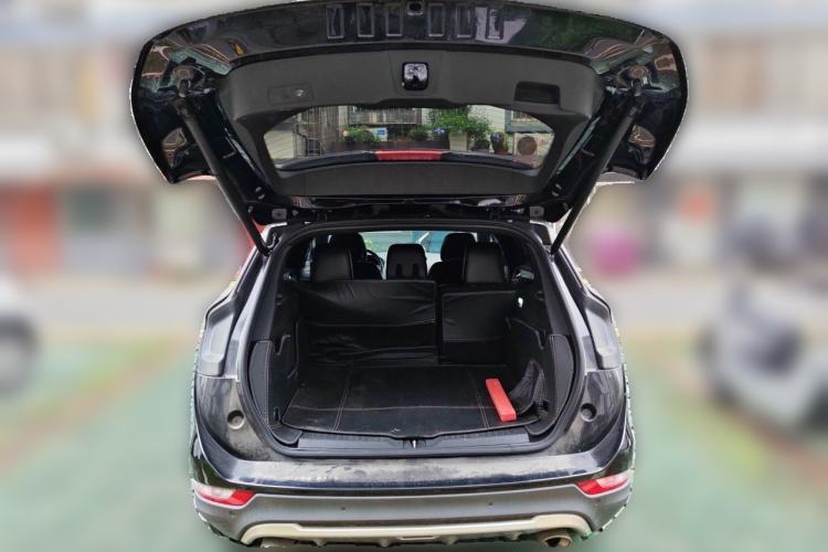 Used Lincoln MKC 2017 2.0T Two-Wheel Drive Deluxe Edition Trunk