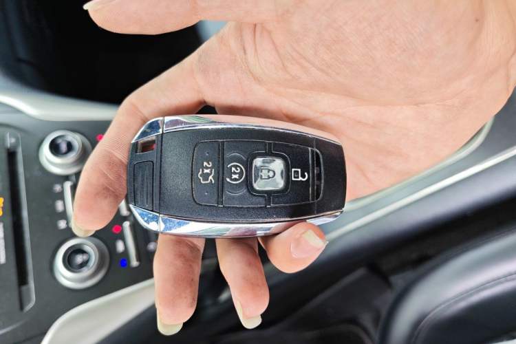 Used Lincoln MKC 2017 2.0T Two-Wheel Drive Deluxe Edition Vehicle Key