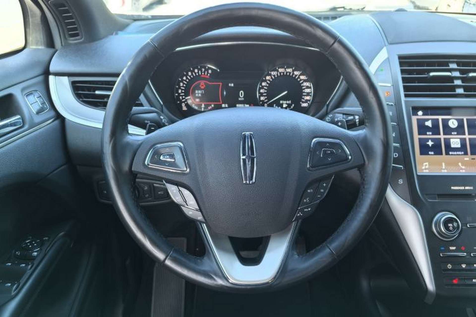Used Lincoln MKC 2017 2.0T Two-Wheel Drive Deluxe Edition Steering Wheel