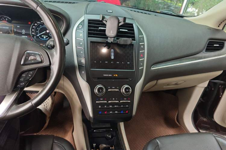 Used Lincoln MKC 2017 2.0T Two-Wheel Drive Deluxe Edition Audio And AC Panel