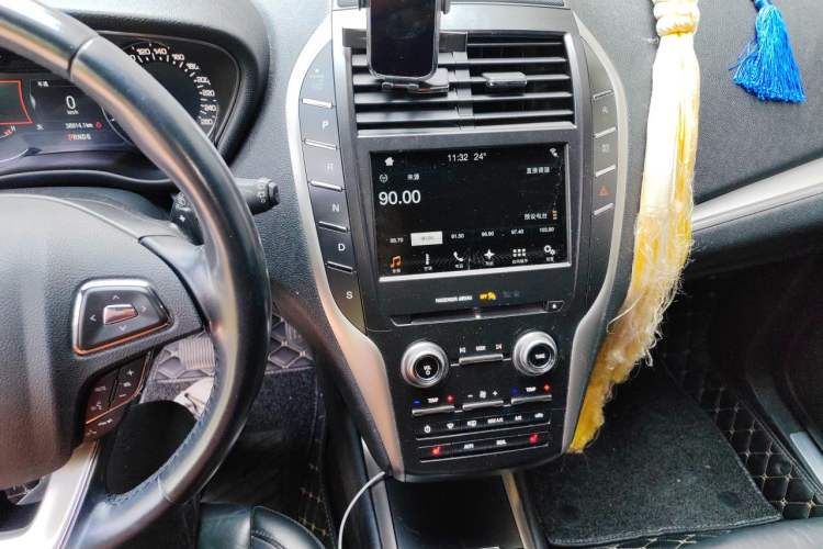 Used Lincoln MKC 2017 2.0T Two-Wheel Drive Deluxe Edition Audio And AC Panel