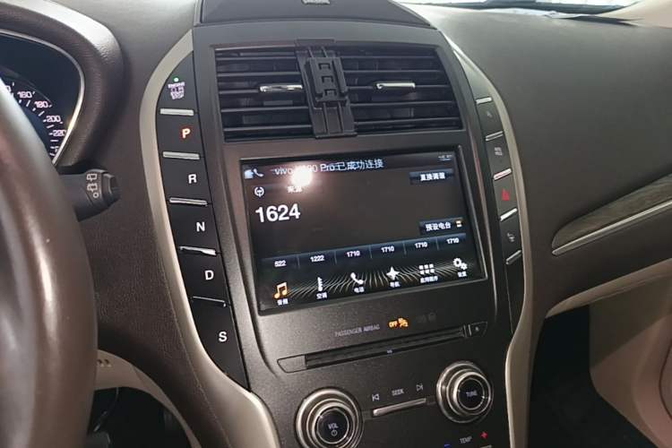 Used Lincoln MKC 2017 2.0T Two-Wheel-Drive Luxury Edition Audio And AC Panel