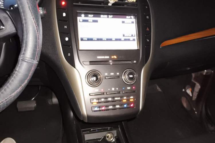 Used Lincoln MKC 2017 2.0T Two-Wheel-Drive Luxury Edition Audio And AC Panel