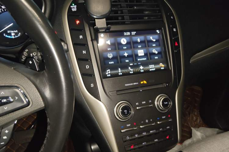 Used Lincoln MKC 2017 2.0T Two-Wheel Drive Deluxe Edition Audio And AC Panel