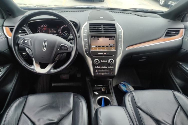 Used Lincoln MKC 2017 2.0T Four-Wheel Drive Zunya Edition Center Console
