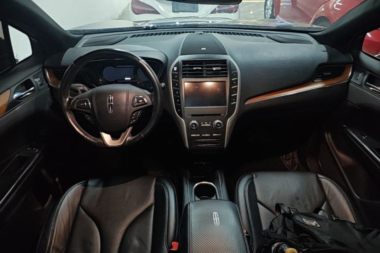 Used Lincoln MKC 2017 2.0T Four-Wheel Drive Zunya Edition Center Console