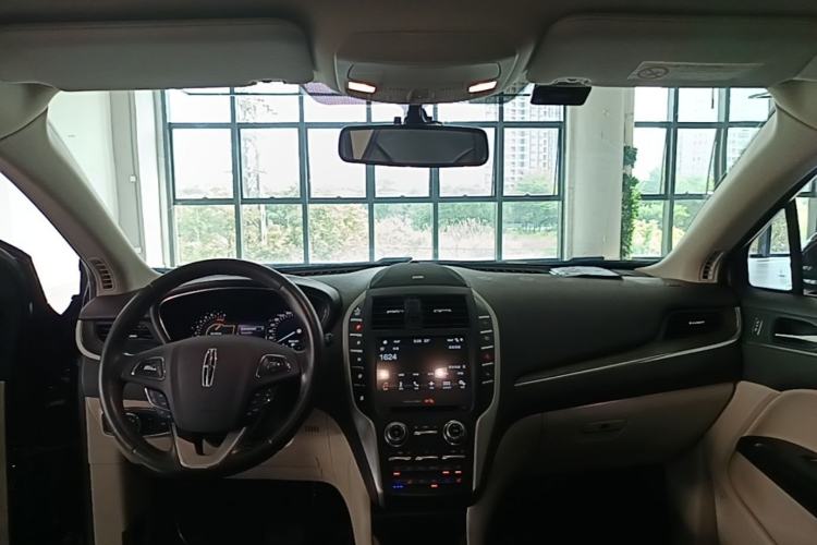 Used Lincoln MKC 2017 2.0T Two-Wheel-Drive Luxury Edition Center Console