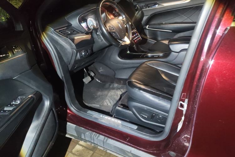 Used Lincoln MKC 2017 2.0T Two-Wheel Drive Deluxe Edition Driver Seat
