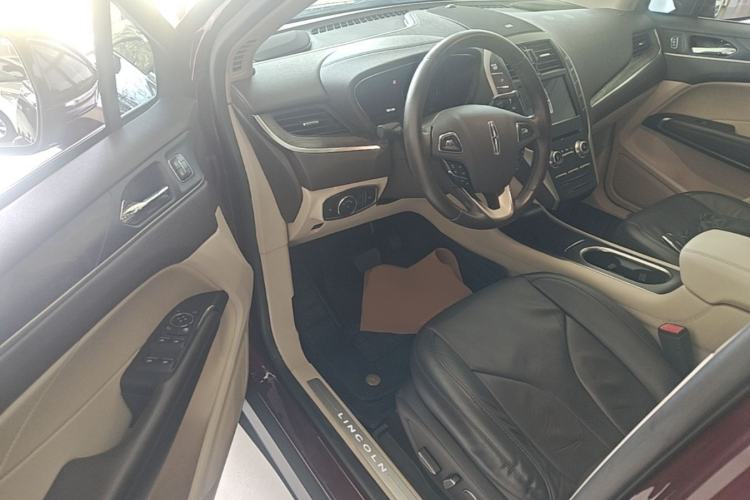 Used Lincoln MKC 2017 2.0T Two-Wheel-Drive Luxury Edition Driver Seat