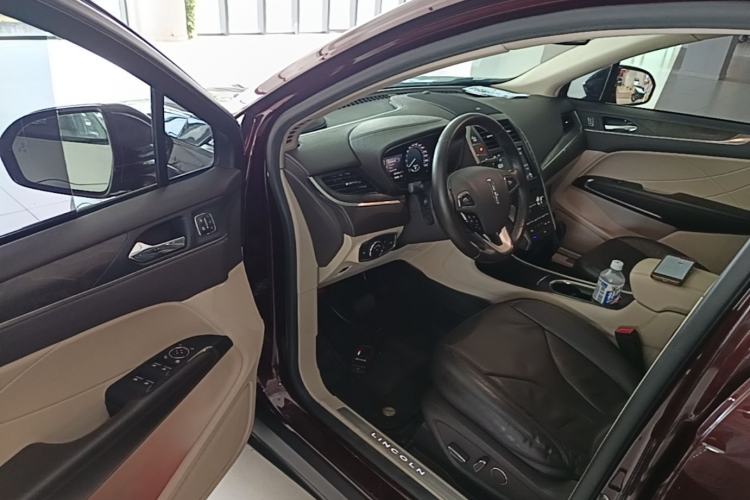 Used Lincoln MKC 2017 2.0T Two-Wheel-Drive Luxury Edition Driver Seat