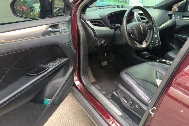 Used Lincoln MKC 2017 2.0T Two-Wheel Drive Zunyue Edition Driver Seat