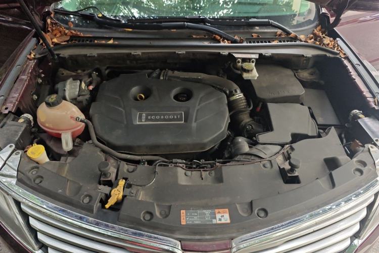 Used Lincoln MKC 2017 2.0T Two-Wheel Drive Deluxe Edition Engine Bay