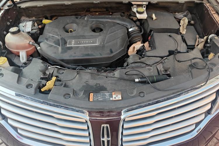 Used Lincoln MKC 2017 2.0T Two-Wheel Drive Deluxe Edition Engine Bay
