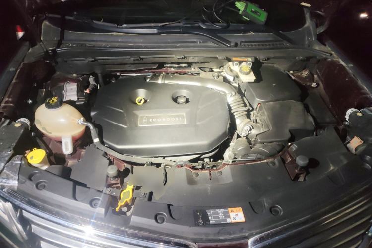 Used Lincoln MKC 2017 2.0T Two-Wheel Drive Deluxe Edition Engine Bay
