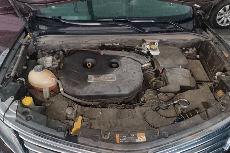 Used Lincoln MKC 2017 2.0T Two-Wheel Drive Deluxe Edition Engine Bay
