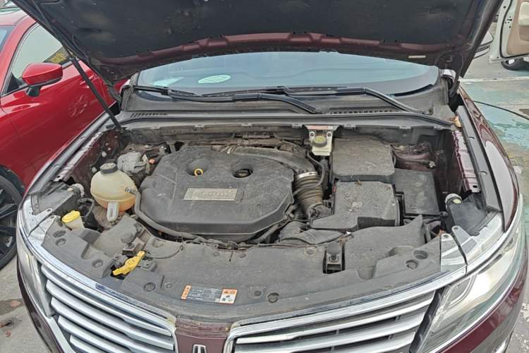 Used Lincoln MKC 2017 2.0T Two-Wheel-Drive Luxury Edition Engine Bay