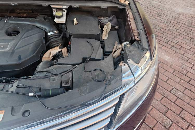Used Lincoln MKC 2017 2.0T Two-Wheel Drive Deluxe Edition Engine Bay Left