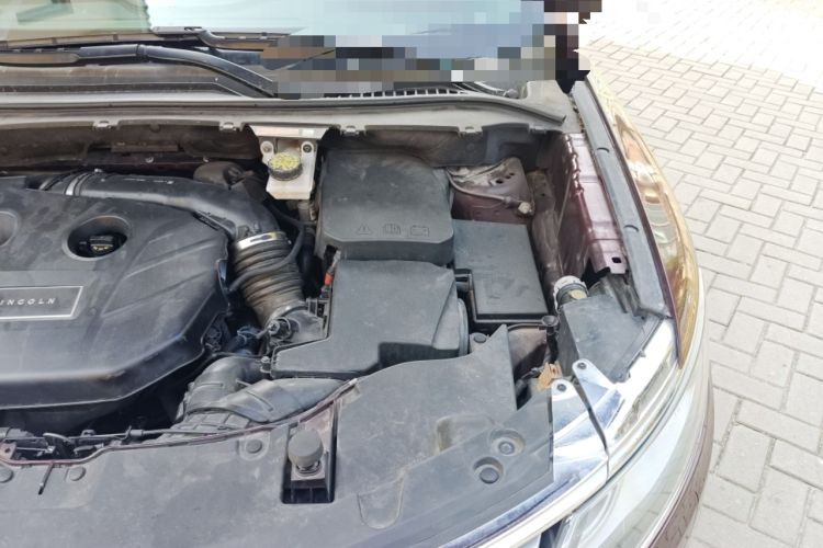 Used Lincoln MKC 2017 2.0T Two-Wheel Drive Deluxe Edition Engine Bay Left