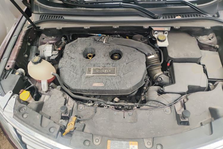 Used Lincoln MKC 2017 2.0T Two-Wheel Drive Deluxe Edition Engine Bay