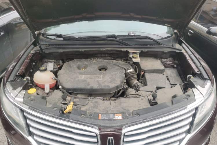 Used Lincoln MKC 2017 2.0T Two-Wheel Drive Deluxe Edition Engine Bay