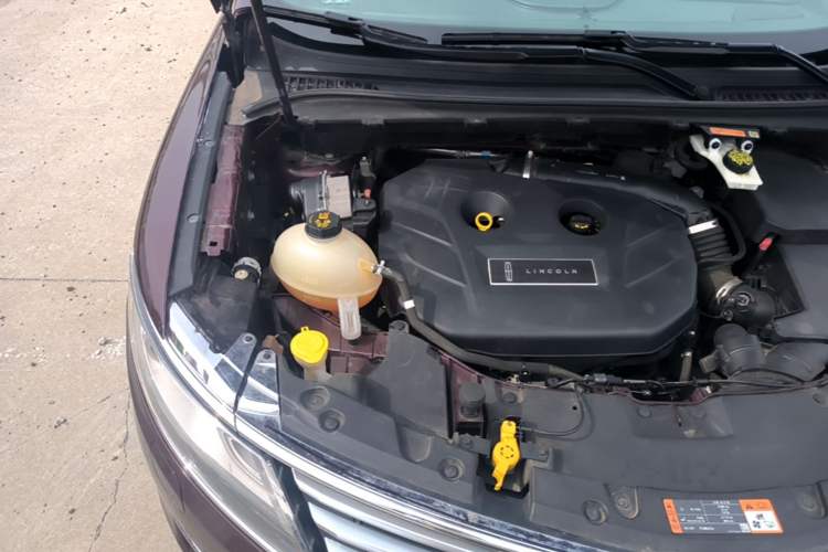 Used Lincoln MKC 2017 2.0T Four-Wheel Drive Zunya Edition Engine Bay Right
