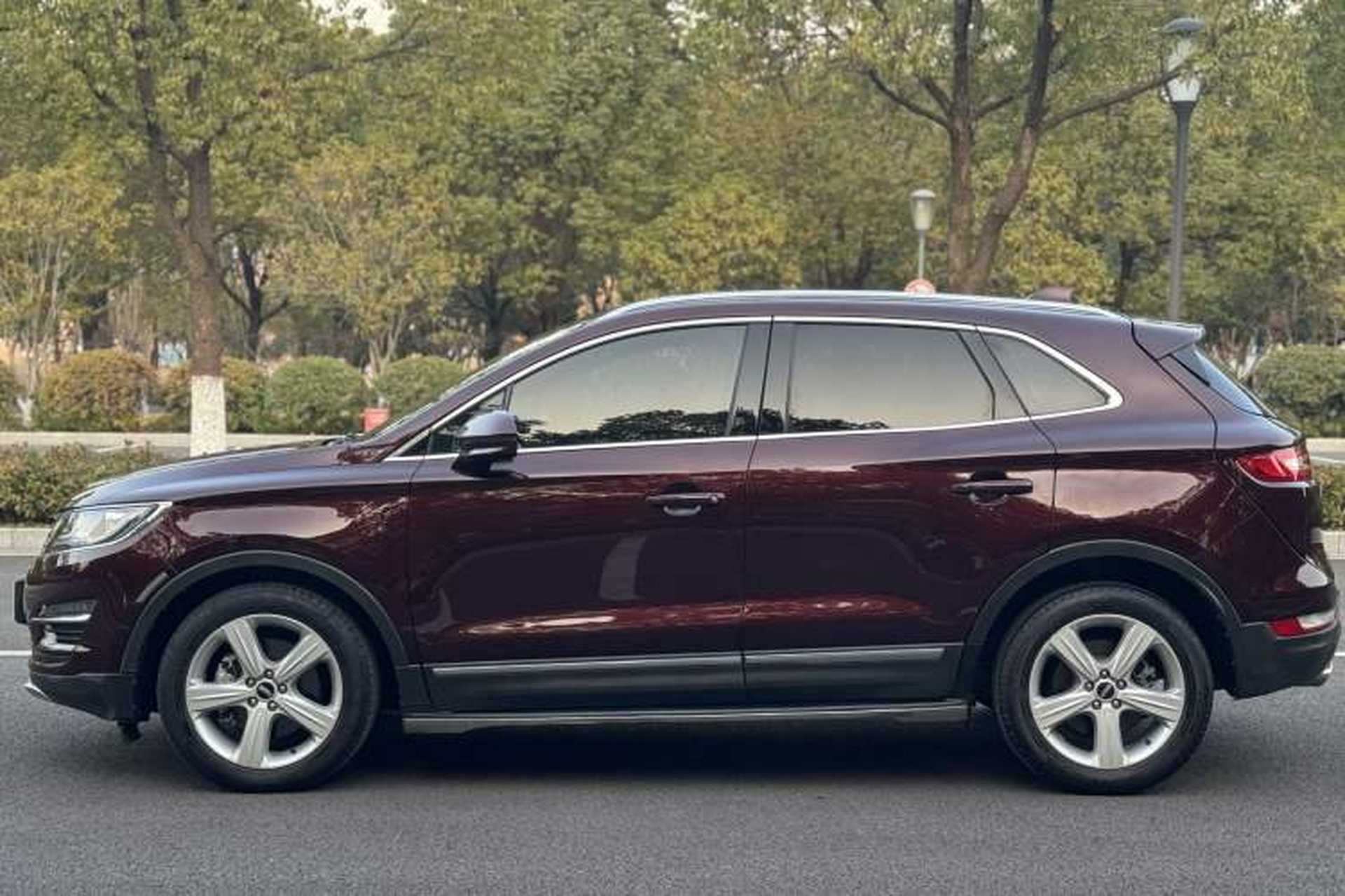 Used Lincoln MKC 2017 2.0T Two-Wheel Drive Deluxe Edition Exterior 2
