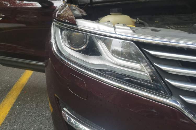 Used Lincoln MKC 2017 2.0T Two-Wheel Drive Deluxe Edition Exterior 6