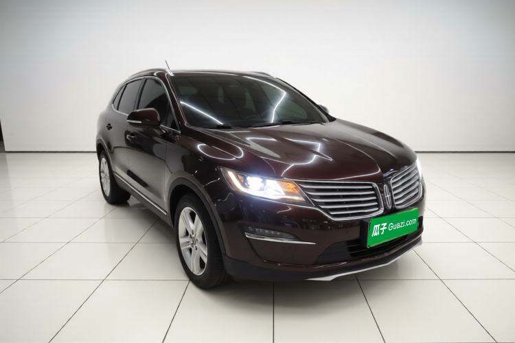 Used Lincoln MKC 2017 2.0T Two-Wheel Drive Deluxe Edition Front Right 45 Deg