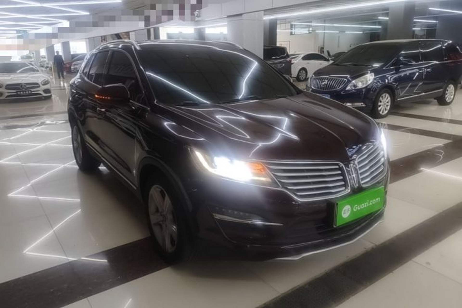 Used Lincoln MKC 2017 2.0T Two-Wheel Drive Deluxe Edition Front Right 45 Deg