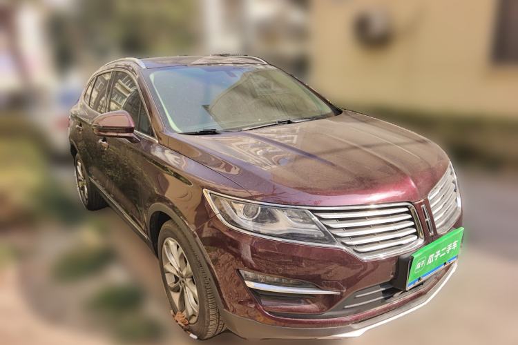 Used Lincoln MKC 2017 2.0T Two-Wheel-Drive Luxury Edition Front Right 45 Deg
