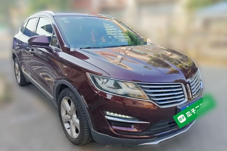 Used Lincoln MKC 2017 2.0T Two-Wheel Drive Deluxe Edition Front Right 45 Deg