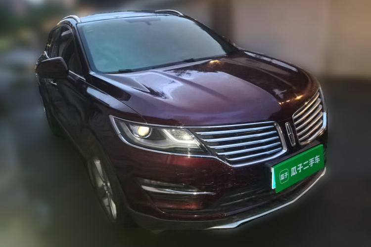 Used Lincoln MKC 2017 2.0T Two-Wheel Drive Deluxe Edition Front Right 45 Deg
