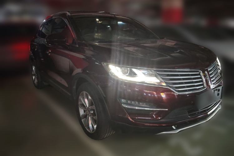 Used Lincoln MKC 2017 2.0T Two-Wheel-Drive Luxury Edition Front Right 45 Deg