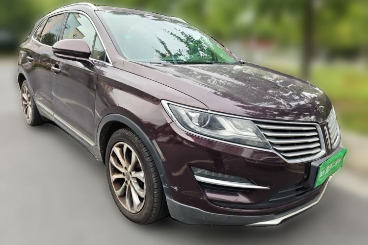 Used Lincoln MKC 2017 2.0T Two-Wheel-Drive Luxury Edition Front Right 45 Deg
