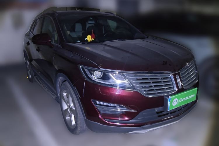 Used Lincoln MKC 2017 2.0T Two-Wheel Drive Deluxe Edition Front Right 45 Deg