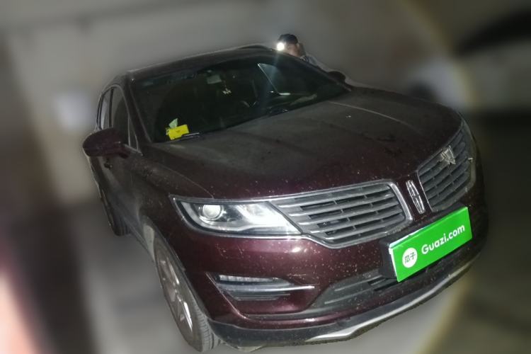 Used Lincoln MKC 2017 2.0T Two-Wheel Drive Deluxe Edition Front Right 45 Deg