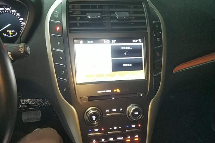 Used Lincoln MKC 2017 2.0T Four-Wheel Drive Prestige Edition Gear Lever